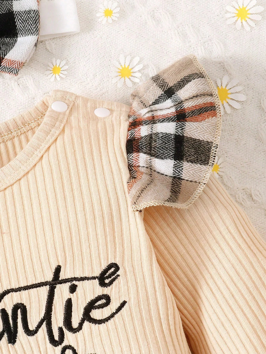 Baby Girl Slogan Graphic Ruffle Trim Bodysuit & Plaid Bow Front Flare Leg Pants & Headband