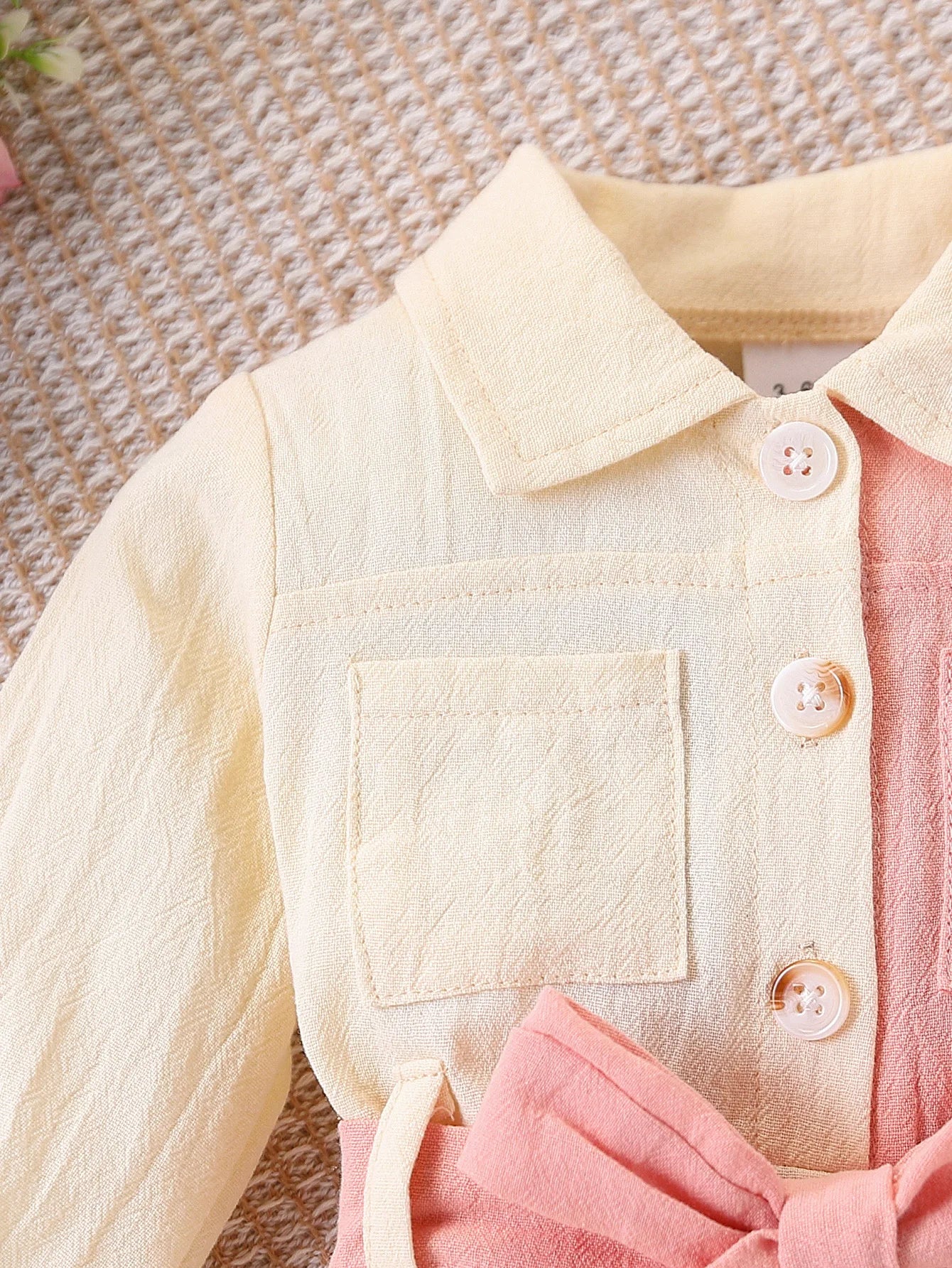 Baby Girl Color-Blocked Long-Sleeved Jumpsuit with Lapel and Button Closure, Waist Bow Tie, Patch Pocket Design, Soft Fabric, Cute One-Piece Outfit for Spring and Autumn